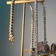 Load image into Gallery viewer, Delyne (Yellow Gold)