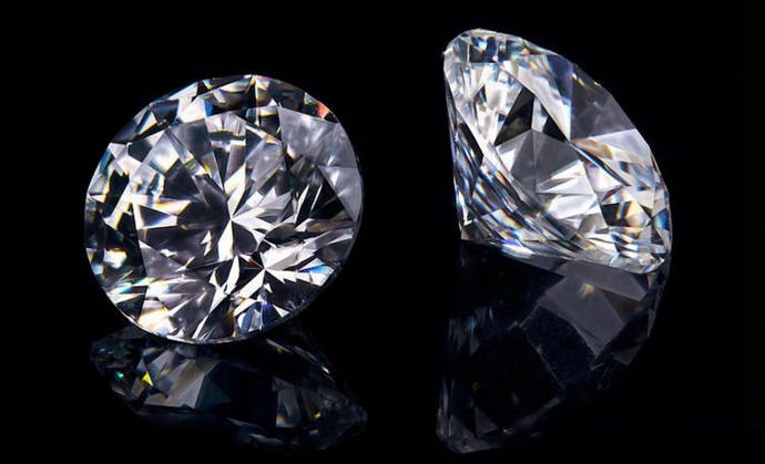 Natural vs Simulated Diamonds